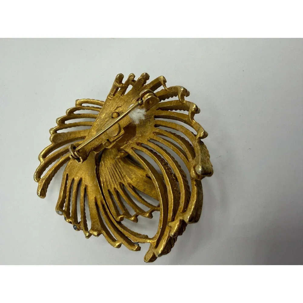 Trifari Gold Tone Textured Metal Rope Twist Brooch Vintage Mid Century Modern